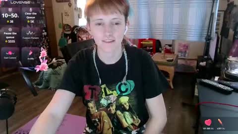 Snapshot of stormythunder chatting on February 9, 9:28 pm Stormythunder online show from February 9, 9:28 pm