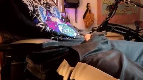 Str8 online show from May 21, 8:37 pm