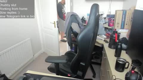 Snapshot of str8slut4use chatting on January 27, 12:05 pm str8slut4use online show from January 27, 12:05 pm