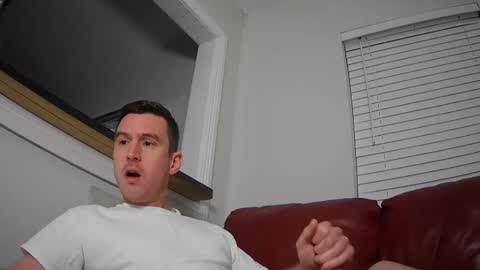 Snapshot of str8stuntcox chatting on February 15, 4:25 am Str8StuntCox online show from February 15, 4:25 am