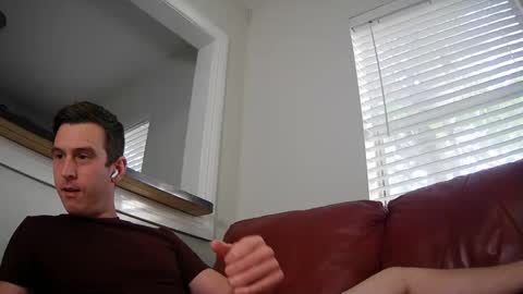 Snapshot of str8stuntcox chatting on December 11, 9:34 pm Str8StuntCox online show from December 11, 9:34 pm