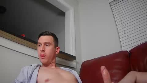 Snapshot of str8stuntcox chatting on January 17, 3:12 am Str8StuntCox online show from January 17, 3:12 am