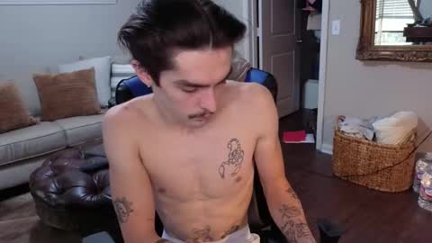 str8whiteboy21 online show from September 14, 5:25 pm