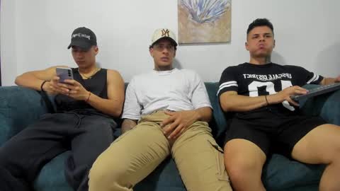 straight__friends online show from September 15, 2:51 pm