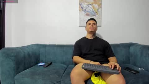 straight__friends online show from November 15, 7:04 pm