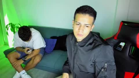 straight_boys_hornys online show from March 4, 7:49 am