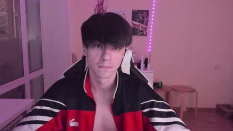Snapshot of stralght_twinks chatting on January 8, 5:05 am Ray online show from January 8, 5:05 am