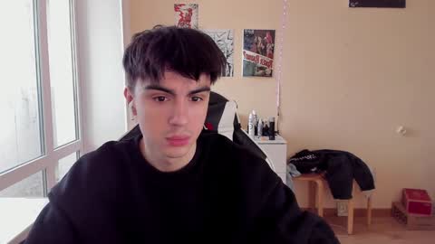 Snapshot of stralght_twinks chatting on February 4, 12:33 pm Ray online show from February 4, 12:33 pm