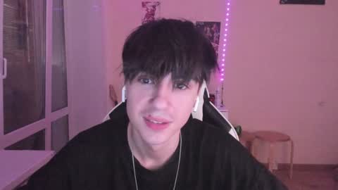 Snapshot of stralght_twinks chatting on December 22, 1:34 am Ray online show from December 22, 1:34 am