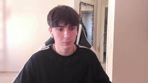 Snapshot of stralght_twinks chatting on September 9, 1:33 pm Ray online show from September 9, 1:33 pm