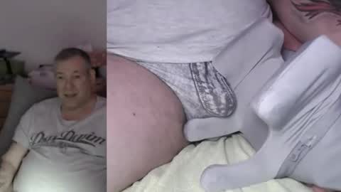 Stranger online show from December 2, 7:52 am