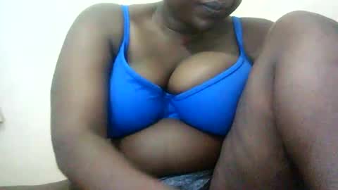 Snapshot of strangerdanger_2 chatting on December 19, 7:29 pm strangerdanger_2 online show from December 19, 7:29 pm