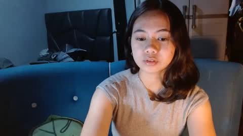 Kisses online show from March 18, 7:25 am