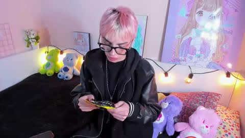 strawberry_kitty_ online show from November 15, 4:14 am