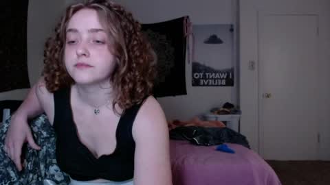 Strawberrylotsacake online show from March 6, 3:33 pm