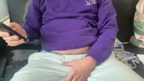 Snapshot of stroking33again chatting on February 11, 6:33 pm stroking33again online show from February 11, 6:33 pm