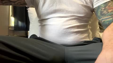 Snapshot of stroking33again chatting on December 17, 6:31 pm stroking33again online show from December 17, 6:31 pm