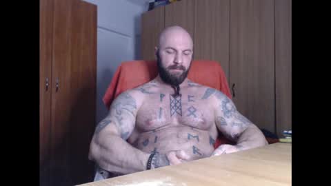 Snapshot of strongivan chatting on March 2, 7:02 pm StrongIvan online show from March 2, 7:02 pm
