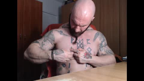 Snapshot of strongivan chatting on March 3, 7:07 pm StrongIvan online show from March 3, 7:07 pm