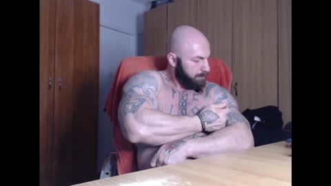 Snapshot of strongivan chatting on February 23, 7:07 pm StrongIvan online show from February 23, 7:07 pm