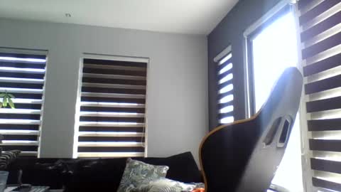 stronglikbullse619259 online show from September 21, 4:44 pm