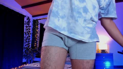 Snapshot of strosa_ chatting on January 25, 2:47 am strosa_ online show from January 25, 2:47 am