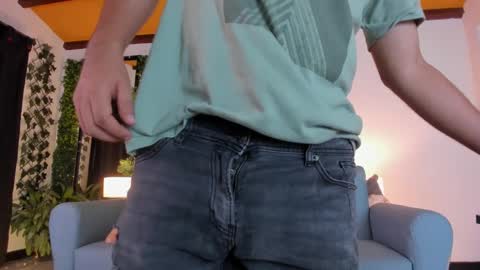 Snapshot of strosa_ chatting on January 16, 9:08 pm strosa_ online show from January 16, 9:08 pm