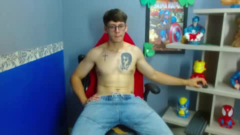 Snapshot of stuart_white chatting on September 19, 8:56 pm stuart_white online show from September 19, 8:56 pm