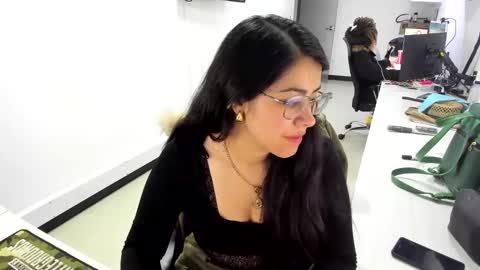 Snapshot of studcb_ chatting on March 4, 2:27 am studcb_ online show from March 4, 2:27 am