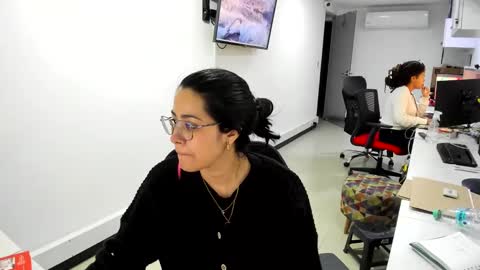 Snapshot of studcb_ chatting on February 5, 11:39 pm studcb_ online show from February 5, 11:39 pm
