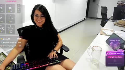 Snapshot of studcb_ chatting on March 1, 3:43 am studcb_ online show from March 1, 3:43 am