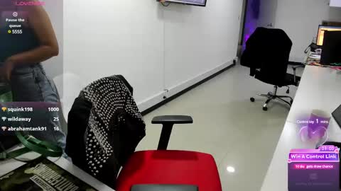 Snapshot of studcb_ chatting on March 11, 12:54 am studcb_ online show from March 11, 12:54 am