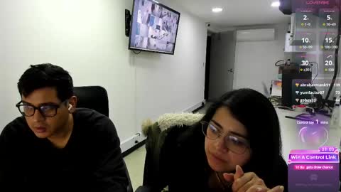 Snapshot of studcb_ chatting on March 4, 8:35 am studcb_ online show from March 4, 8:35 am