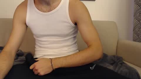 Snapshot of studfromparis chatting on December 16, 2:27 pm Stud From Paris online show from December 16, 2:27 pm