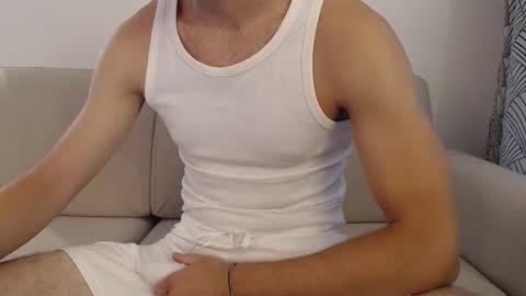 Snapshot of studfromparis chatting on September 9, 1:00 pm Stud From Paris online show from September 9, 1:00 pm