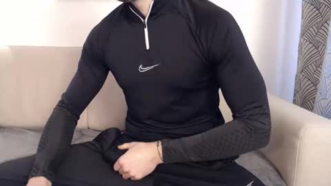 Stud From Paris online show from March 29, 1:02 pm