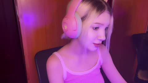 stuffy_ri online show from December 7, 11:29 pm