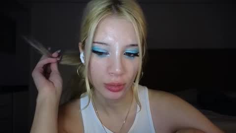 Sofa online show from March 13, 11:30 pm