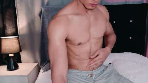 Snapshot of stylish_men chatting on September 8, 3:33 pm stylish men online show from September 8, 3:33 pm