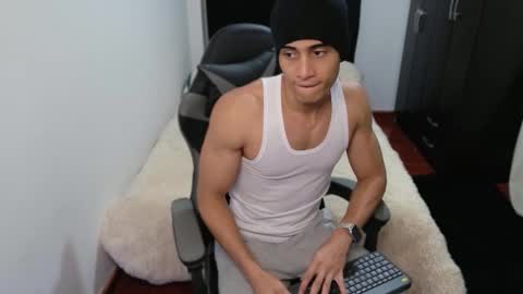 stylish men online show from October 19, 12:32 pm