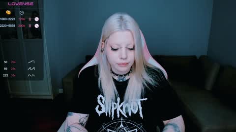 Snapshot of succubus_leslie chatting on December 5, 1:22 pm succubus_leslie online show from December 5, 1:22 pm