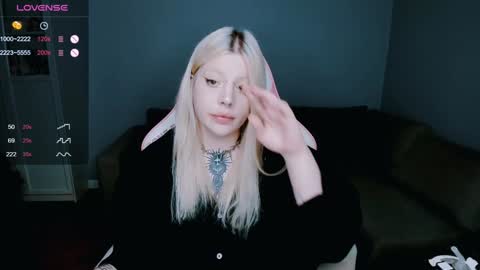 Snapshot of succubus_leslie chatting on December 28, 3:26 pm succubus_leslie online show from December 28, 3:26 pm