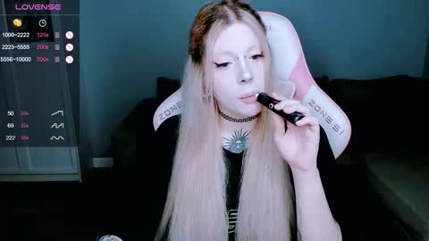 succubus_leslie online show from October 15, 11:48 pm