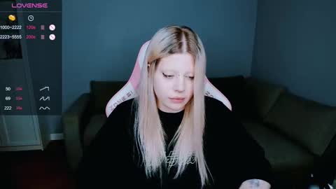 Snapshot of succubus_leslie chatting on March 3, 3:43 pm succubus_leslie online show from March 3, 3:43 pm