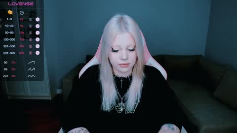 Snapshot of succubus_leslie chatting on December 3, 12:55 pm succubus_leslie online show from December 3, 12:55 pm