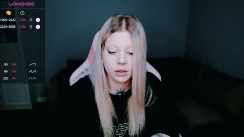 Snapshot of succubus_leslie chatting on March 3, 12:39 pm succubus_leslie online show from March 3, 12:39 pm