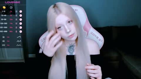 Snapshot of succubus_leslie chatting on September 11, 10:33 pm succubus_leslie online show from September 11, 10:33 pm