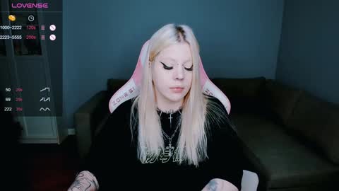 Snapshot of succubus_leslie chatting on December 24, 12:22 pm succubus_leslie online show from December 24, 12:22 pm