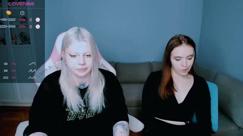 Snapshot of succubus_leslie chatting on December 6, 4:01 pm succubus_leslie online show from December 6, 4:01 pm