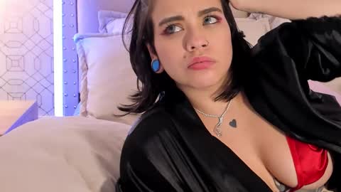 Luna  online show from November 15, 12:01 am